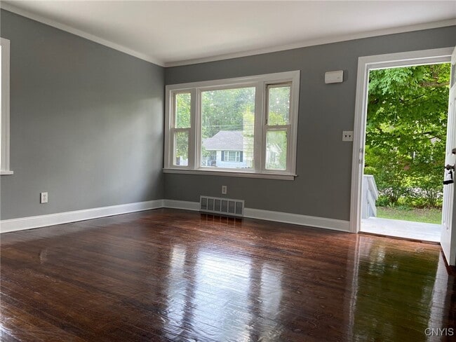 Foto del edificio - 216 Cleveland Blvd