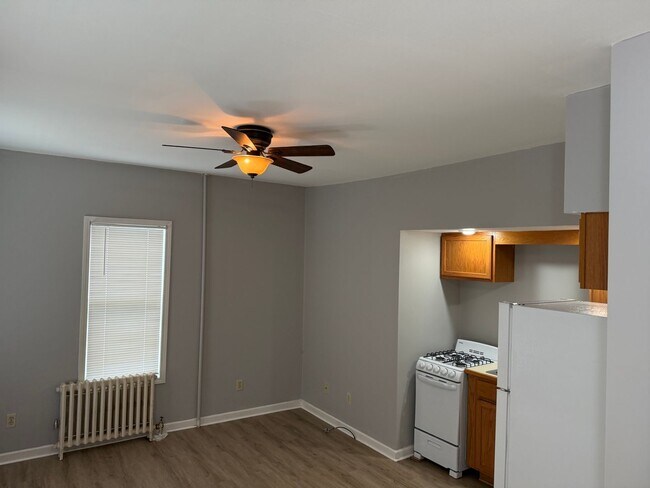 Foto del edificio - Modern 1 room Studio Corning**no pet dogs**