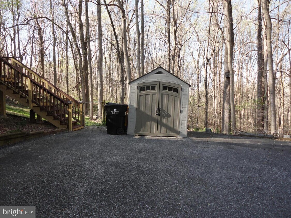 814 Rustic Ln, Lothian, MD 20711 House Rental in Lothian, MD