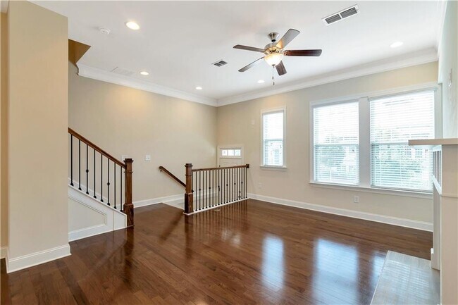 Foto del edificio - 4477 Kerrington Ave
