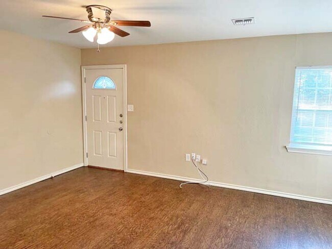 Building Photo - Great 4 Bdrm 2 Bath Home for Lease in Gainesville, Tx