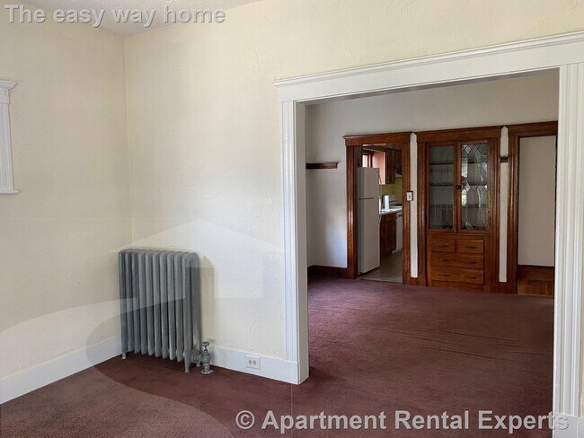 Building Photo - Medford 2 Bedroom ** 2PKG SPACES