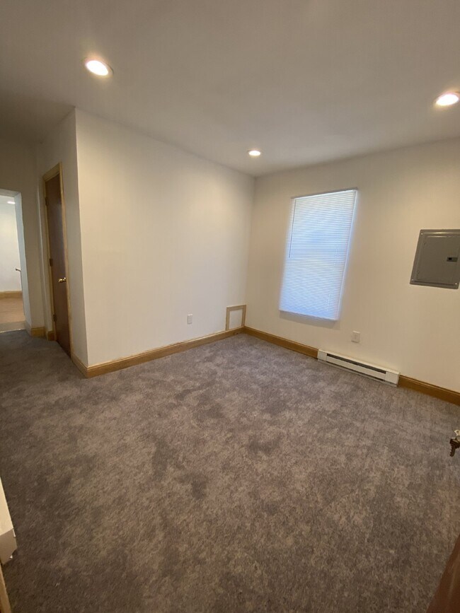 Foto del edificio - Renovated 1 bedroom Apartment for Rent