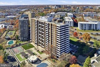 Building Photo - 250 S Reynolds St