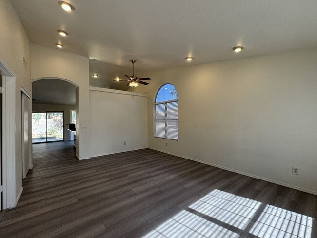 Building Photo - 4 BEDROOMS CULDESAC LOT ACROSS FROM PARK