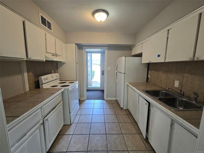 Foto del edificio - 3709 Wesley Dr