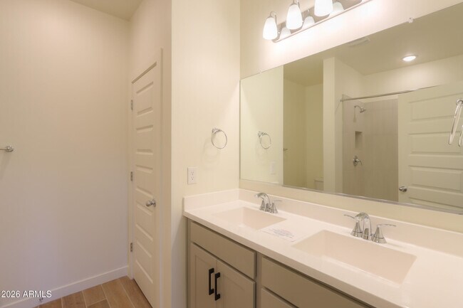 Foto del edificio - 40285 W Chambers Dr