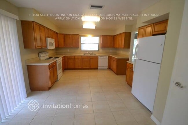 Foto del edificio - 1051 Sugartree Dr S