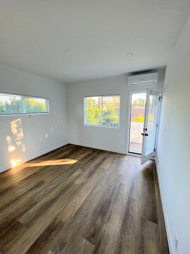 Foto del edificio - 5700 Vanalden Ave