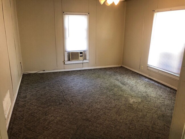 Foto del edificio - $875 - 2 bed 1 bath - Single Family Home