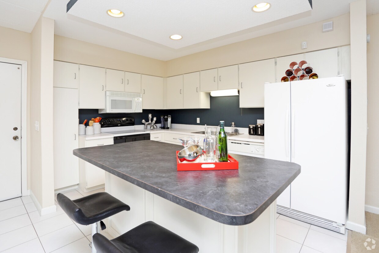 Embassy Park Apartments 9045 Burt St Omaha, NE