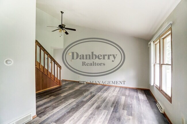 Foto del edificio - 3164 Kylemore Rd