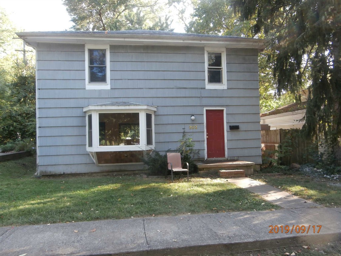 Primary Photo - 202 E Dodds St