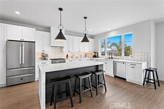 Foto del edificio - 21562 Treetop Ln