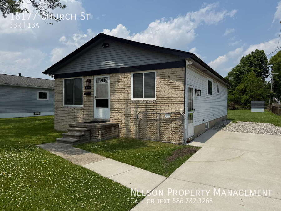Foto principal - 18177 Church St