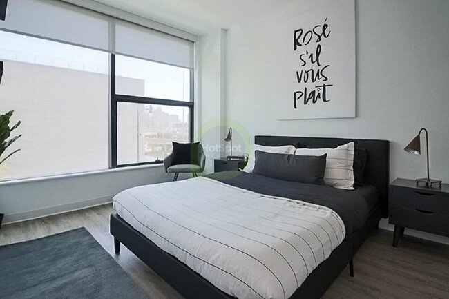 Foto del edificio - 803 W Van Buren St