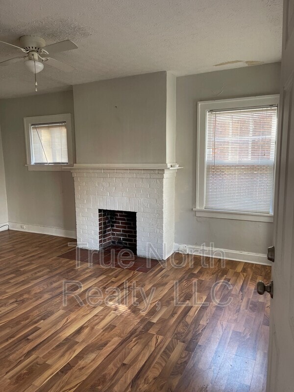Building Photo - 1681 Oak St