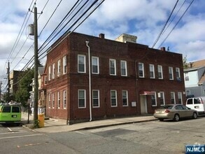 Building Photo - 256 Ackerman Ave