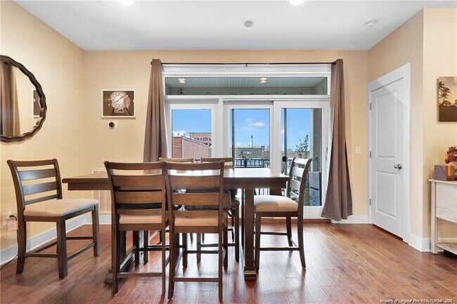 Foto del edificio - 147 Pennmark Pl