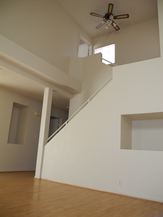 Building Photo - 3 bed / 2 bath house near Durango and Sahara