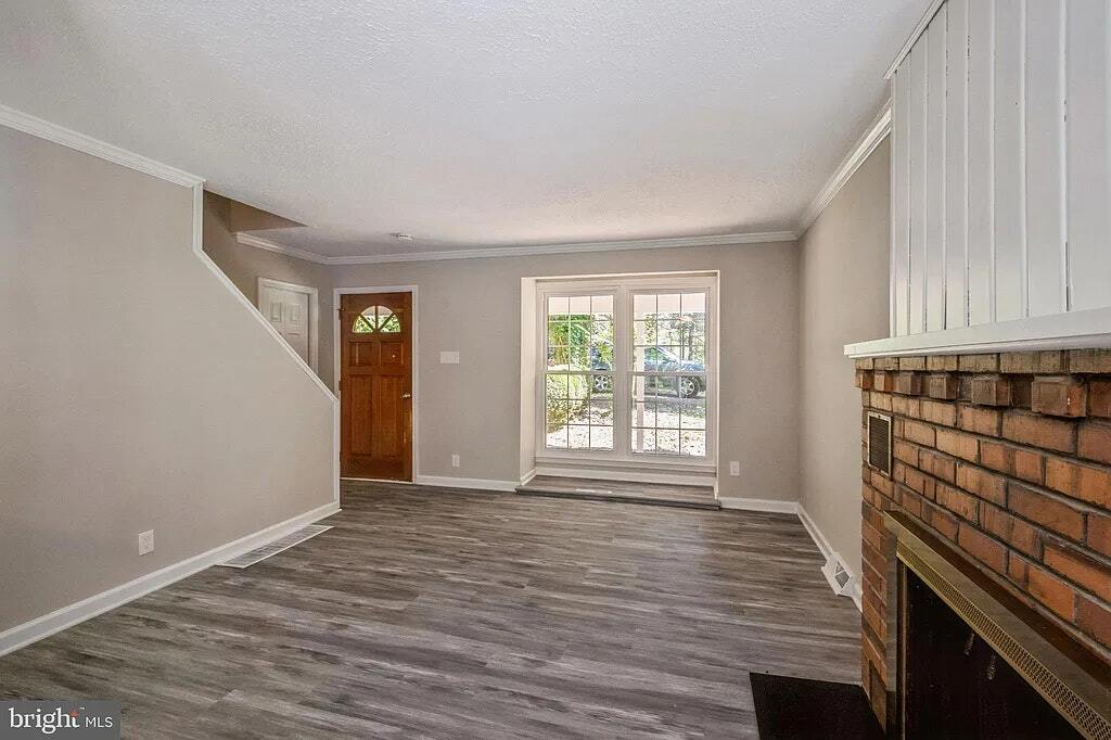 Primary Photo - 700 Riverview Terrace