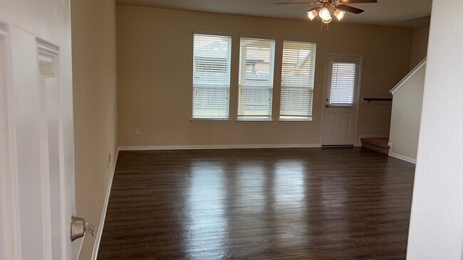 Building Photo - 10523 Chestnut Path Way