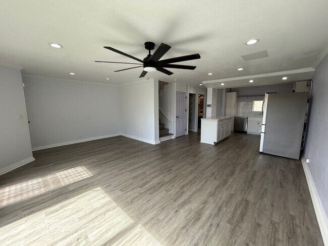 Building Photo - Elegant Townhouse in Makakilo Gardens 3.
