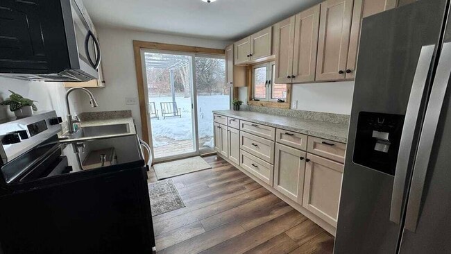 Building Photo - 21 1st Ave