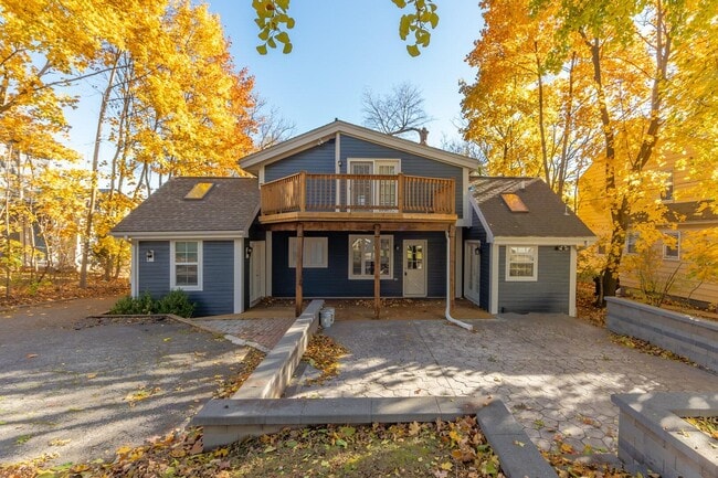 Building Photo - 270 S Center St