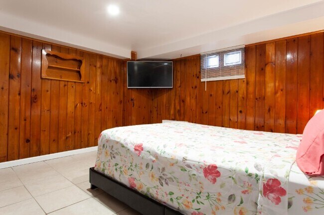 Foto del edificio - 321 W Valley Stream Blvd