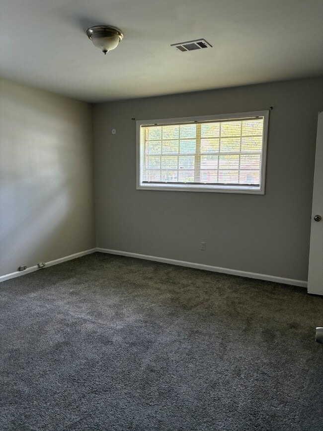 Foto del edificio - 6425 Connell Rd