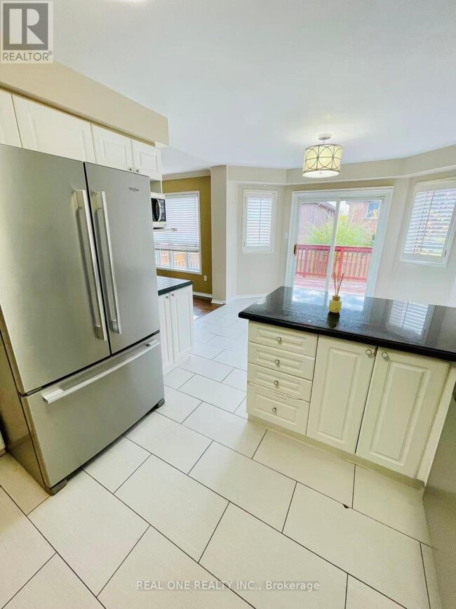 Building Photo - 5316 Hollypoint Ave