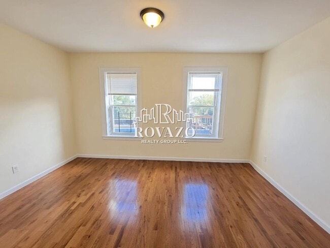 Building Photo - 1305 Clinton Ave