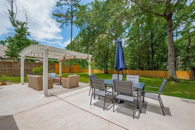 Foto del edificio - 2405 Chantilly Ln