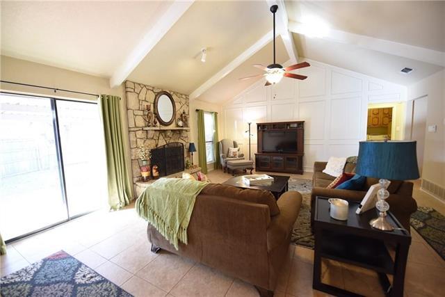 Foto del edificio - 3405 Primrose Ln