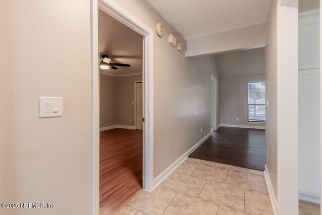 Building Photo - 8330 Cross Timbers Dr W