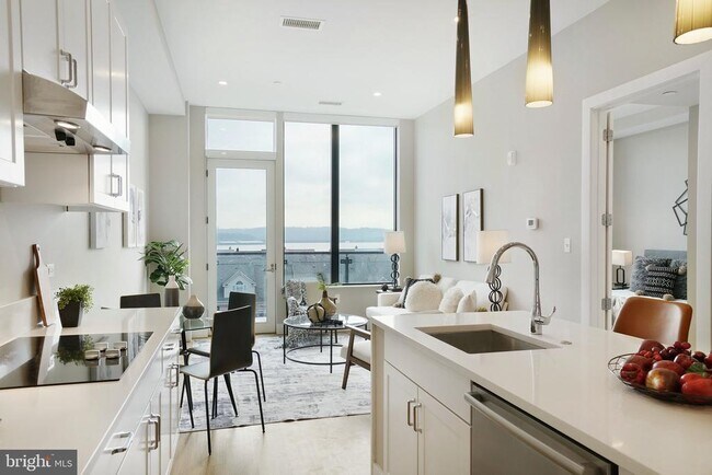 Foto del edificio - 801 N Fairfax St
