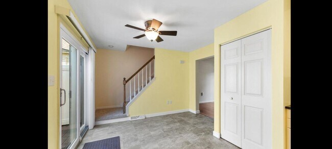 Building Photo - 462 Crosswinds Dr