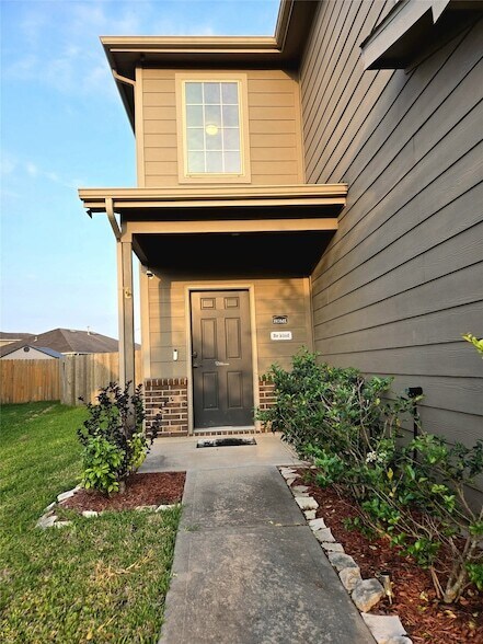 Foto del edificio - 13911 Rock Range Ln