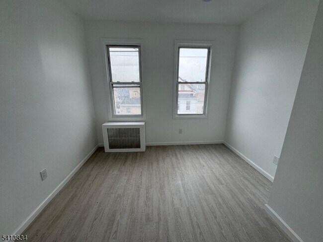 Foto del edificio - 793 E 19th St