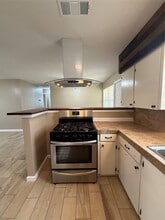 Building Photo - 7225 Hummingbird Ln