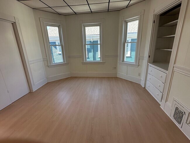 Foto del edificio - 23 Tower St