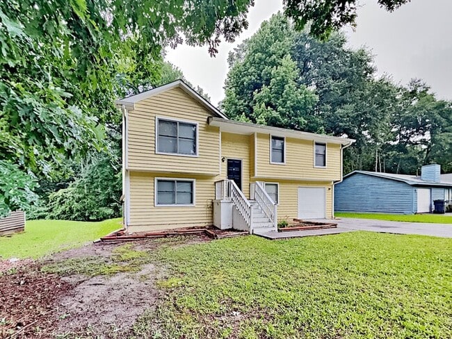 Building Photo - 8401 Beechwood Trce