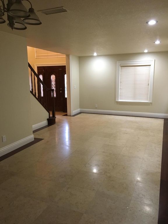 Foto del edificio - 7633 N Meridian Ave