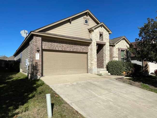 Building Photo - Beautiful 3 bedroom, 2 bathroom home in a ...