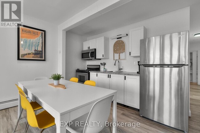 Building Photo - 4595 Queen St