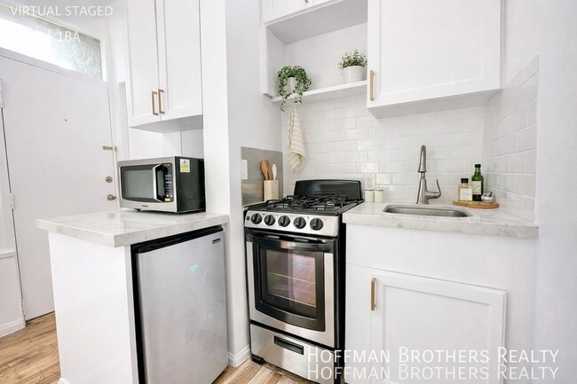 Building Photo - 858 N La Fayette Park Pl