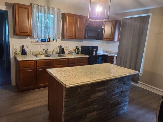 Foto del edificio - Beautiful Home In Vernon Center!