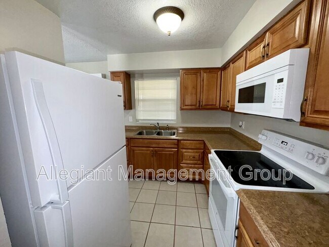 Building Photo - 4631 Kempston Dr