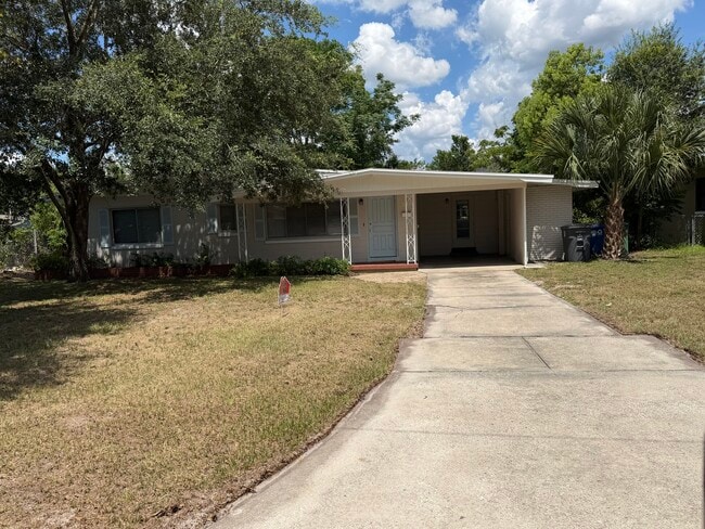 Building Photo - 530 Byron Rd